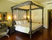 Honeymooners Room